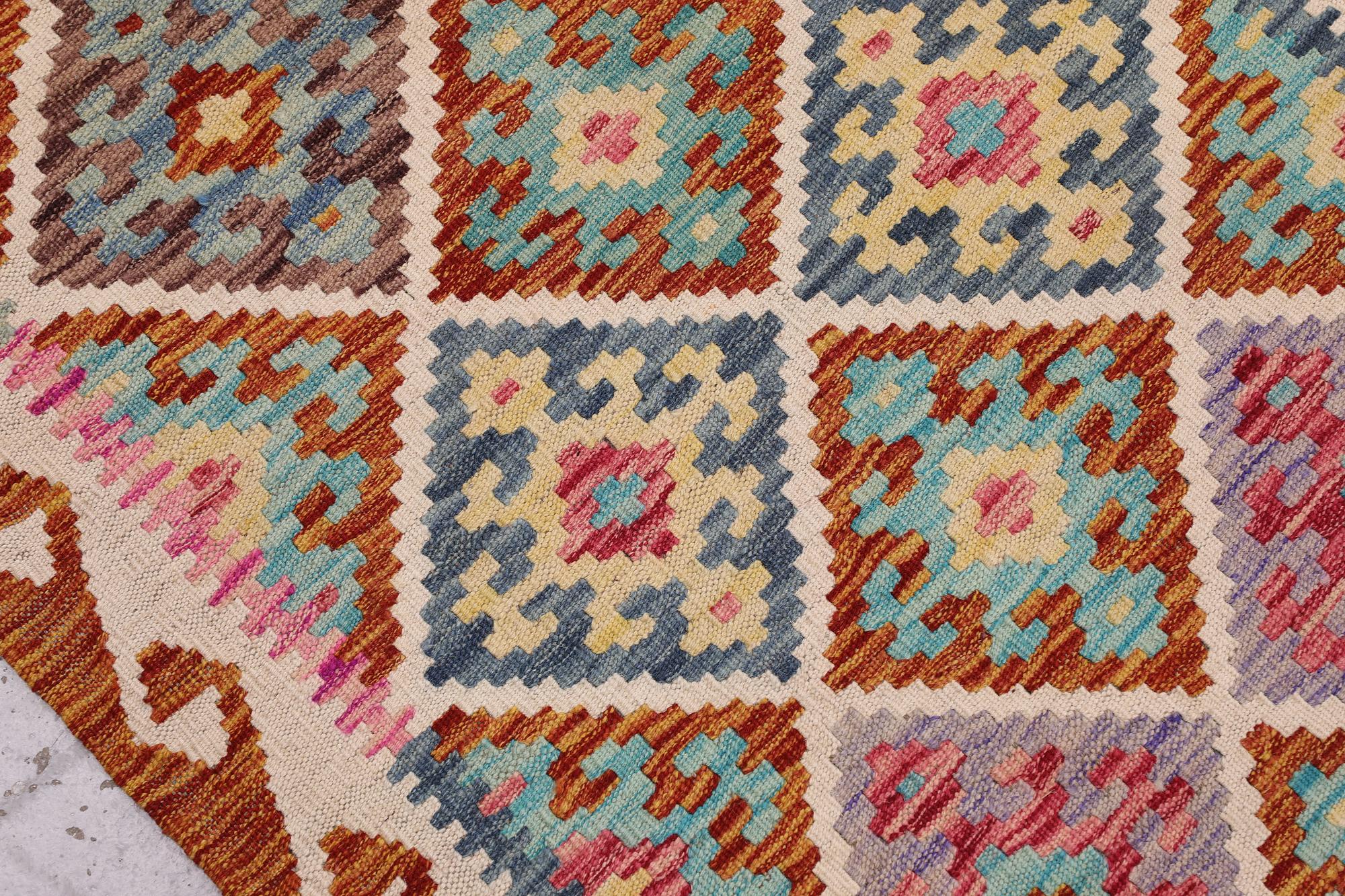 A Kilim runner, approx. 388 x 85 cm.