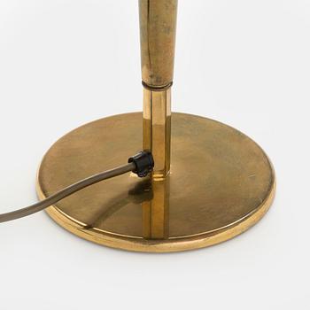 Paavo Tynell, A mid-20th century '5061' table lamp for Idman Finland.