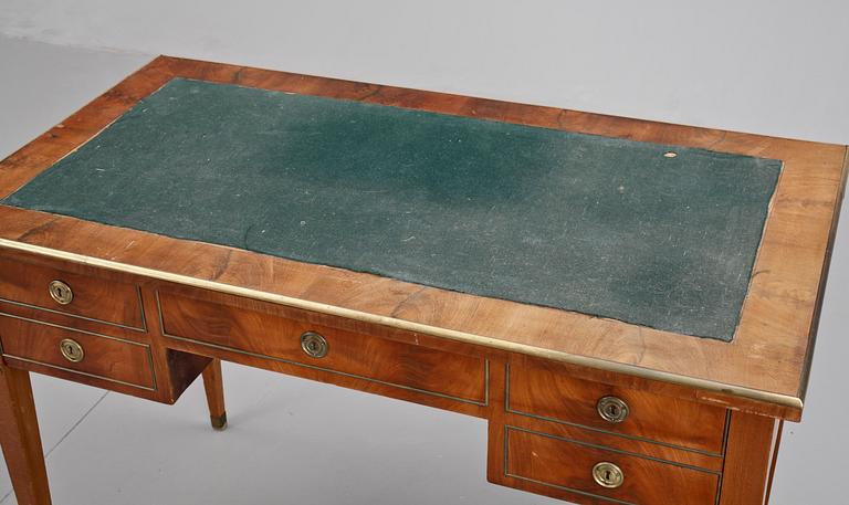 SKRIVBORD, gustaviansk stil. 1900-tal.