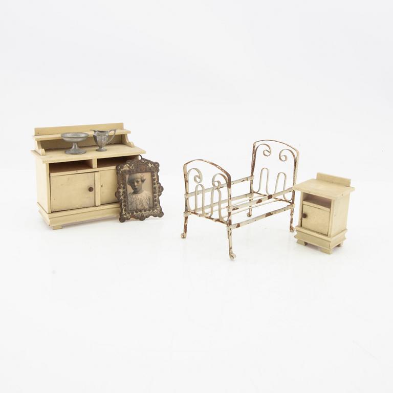Dollhouse Furniture and Dolls from the 20th Century.