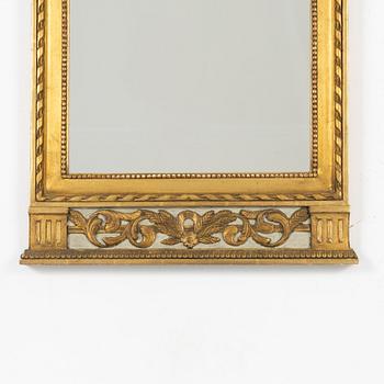 Spegel, gustaviansk stil, omkring år 1900.