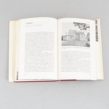 Bokverk, "Svenska slott och herresäten", 18 volymer, Allhems Förlag, Malmö, 1966-1971.