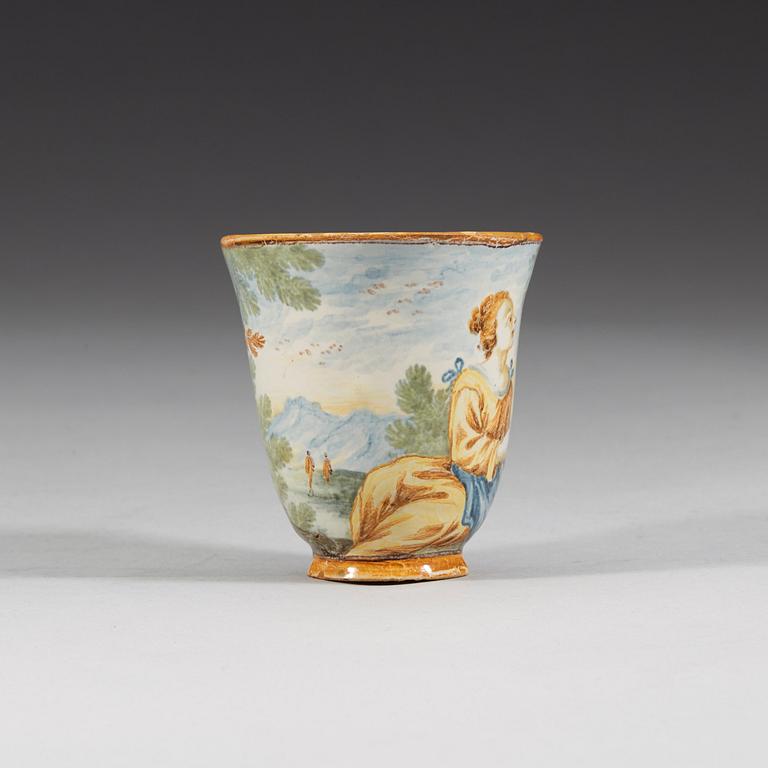 An Italian Maiolica cup, Abruzzo, 17/18th Century.