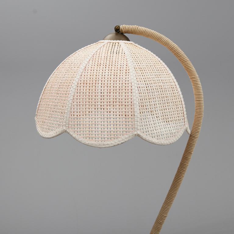 GOLVLAMPA, 1900-talets mitt.