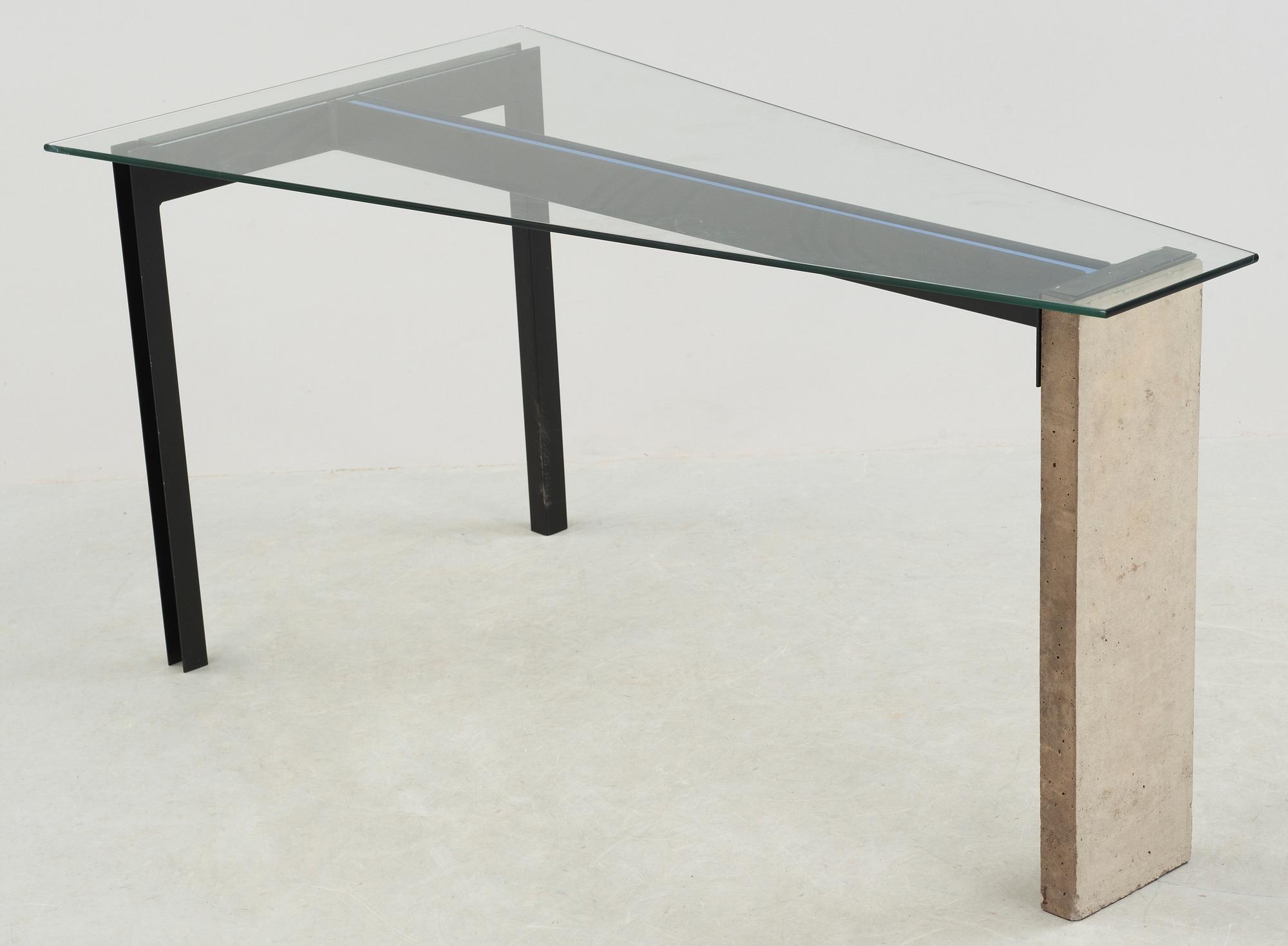 JONAS BOHLIN, bord, "Concrete", Källemo, Värnamo.