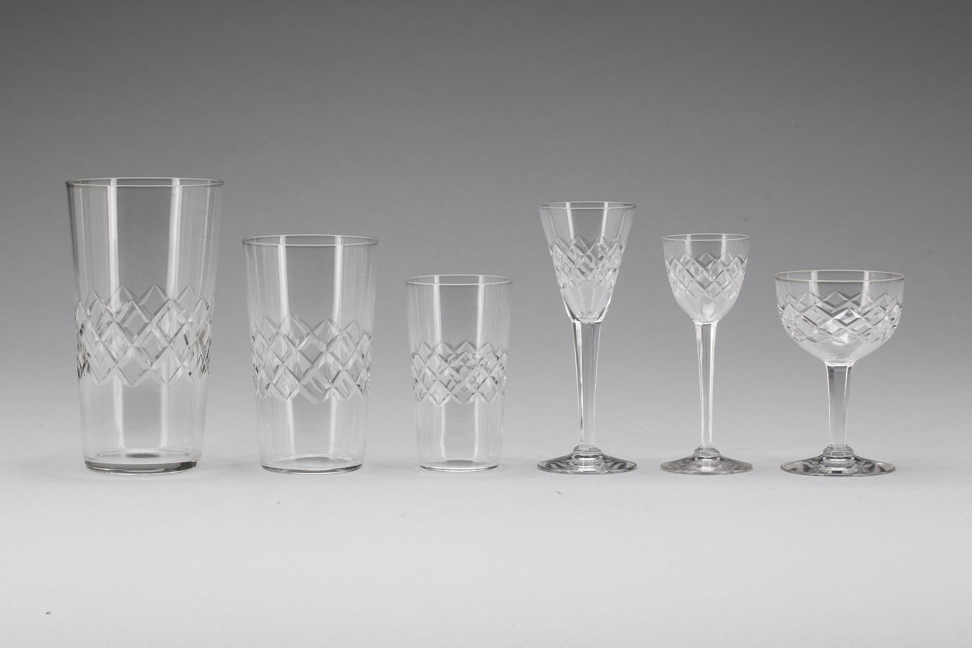 GLASSERVIS, 61 st, glas, 1900-talets mitt.