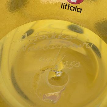 Oiva Toikka, årsfågel och ägg 2004, "Blue Scaup Duck", signerade O. Toikka Nuutajärvi 2004.