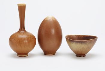 Two Berndt Friberg stoneware vases and a bowl, Gustavsberg 1951-65.