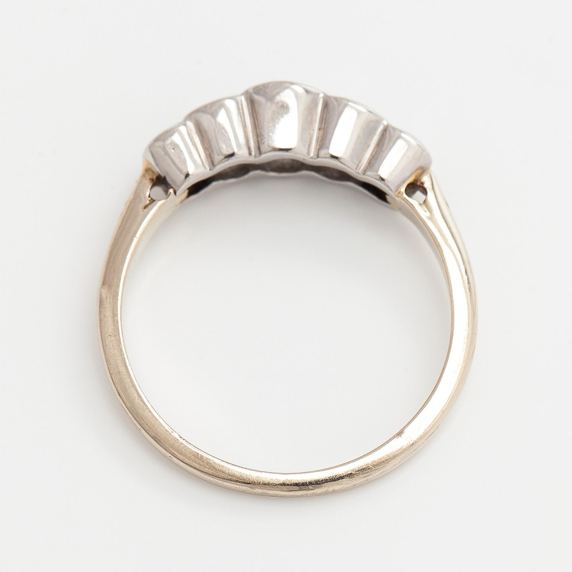 Ring, brilliant cut diamonds, 14K white gold.