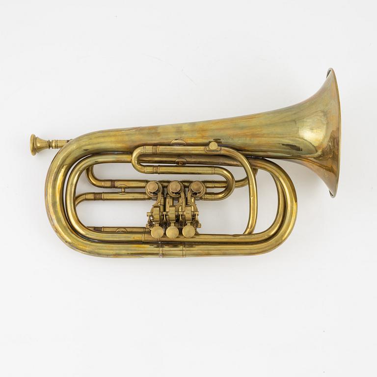 A brass Horn, early 20th Century.