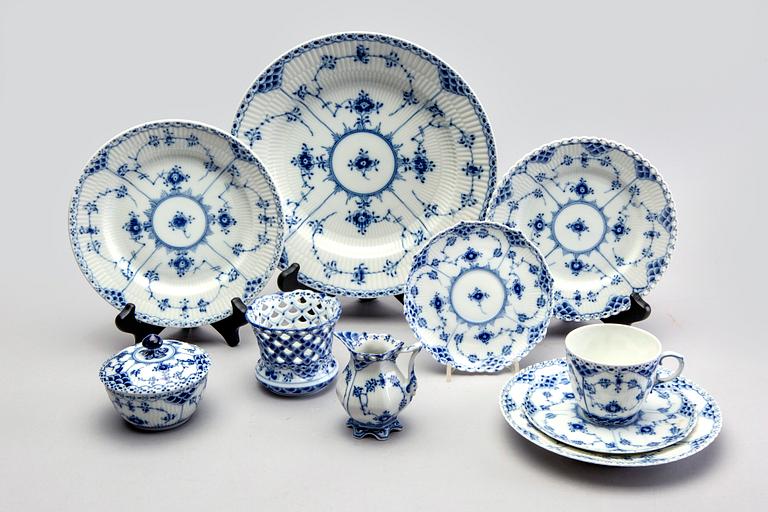 Servis Muselmalet hel och halvblonde 33 dlr Royal Copenhagen 1900-talets andra hälft porslin.