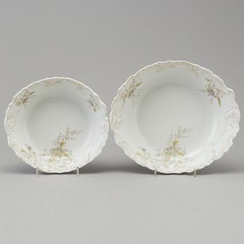 115 pieces of a porcelain dining table ware, from August Hoffman, Dresden, early 20th century.