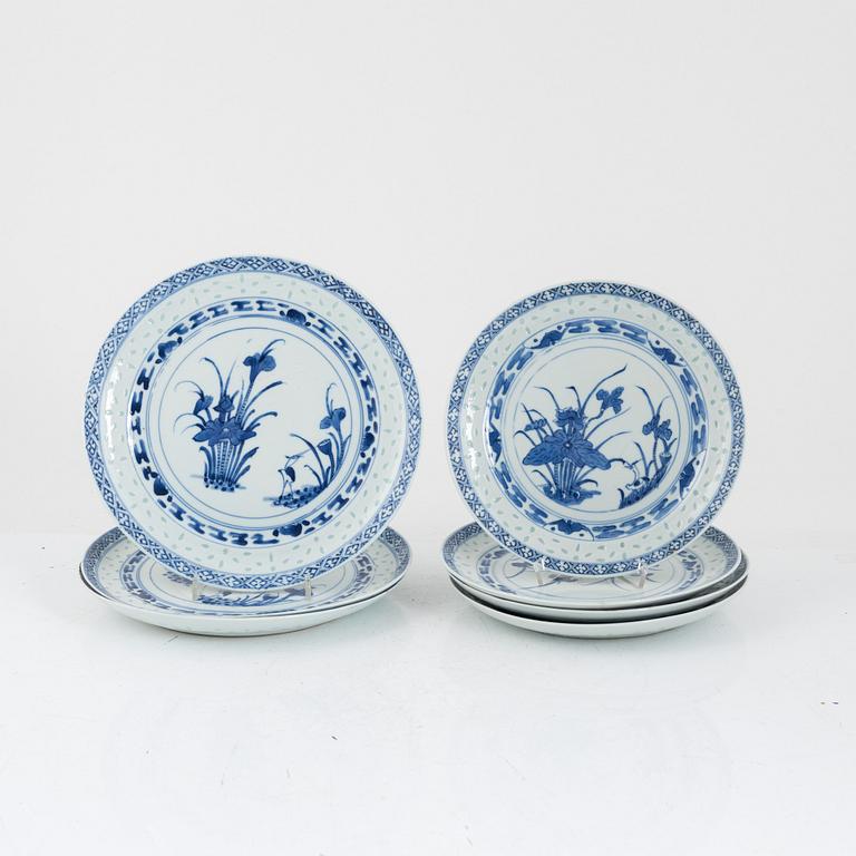 A set of seven Chinese blue and white plates, late Qing dynasty/around 1900.