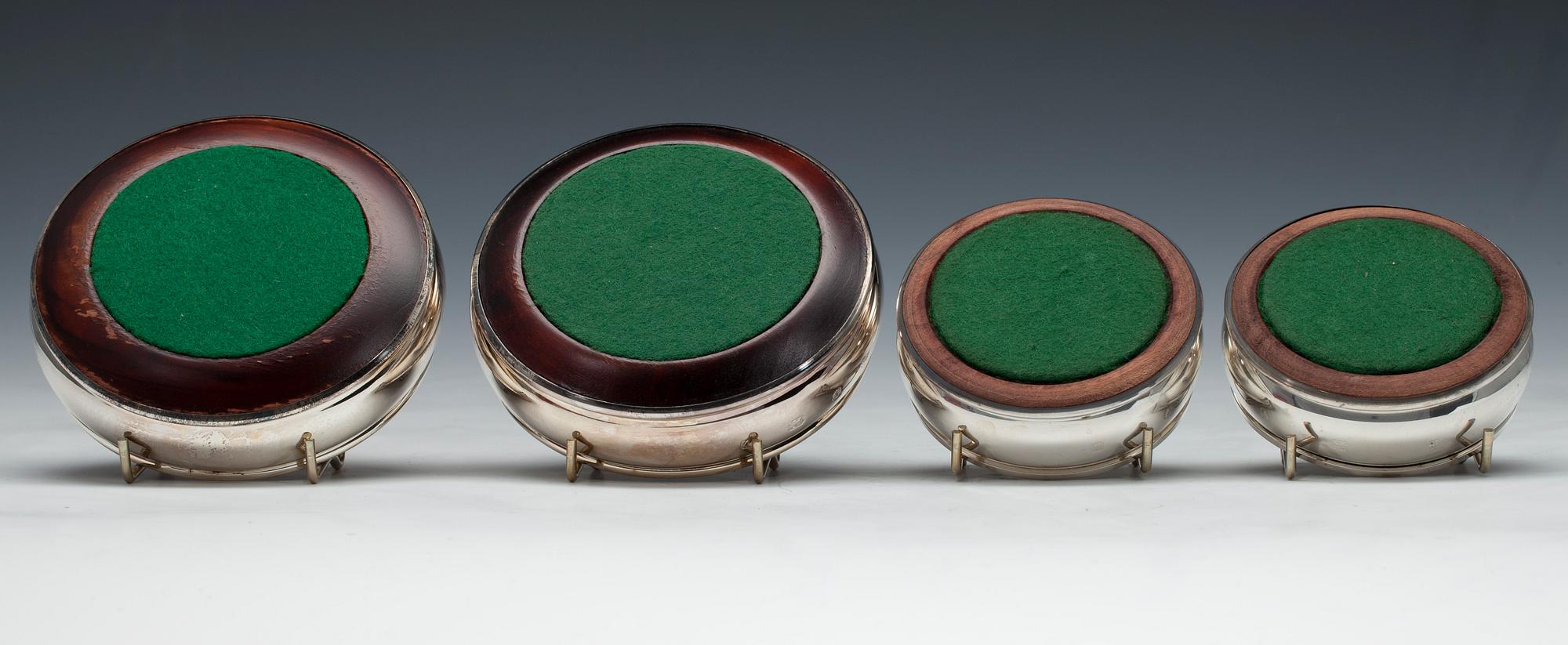 VINCOASTERS, 4 st. Sterling silver, trä. London 1996 och Sheffield 1995-96. Vikt 436 g.