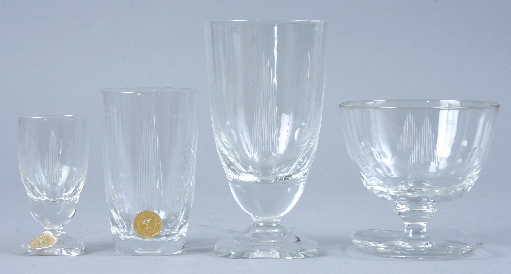 GLASSERVIS, 46 delar, "E.G. K Glassliperi, Kosta".
