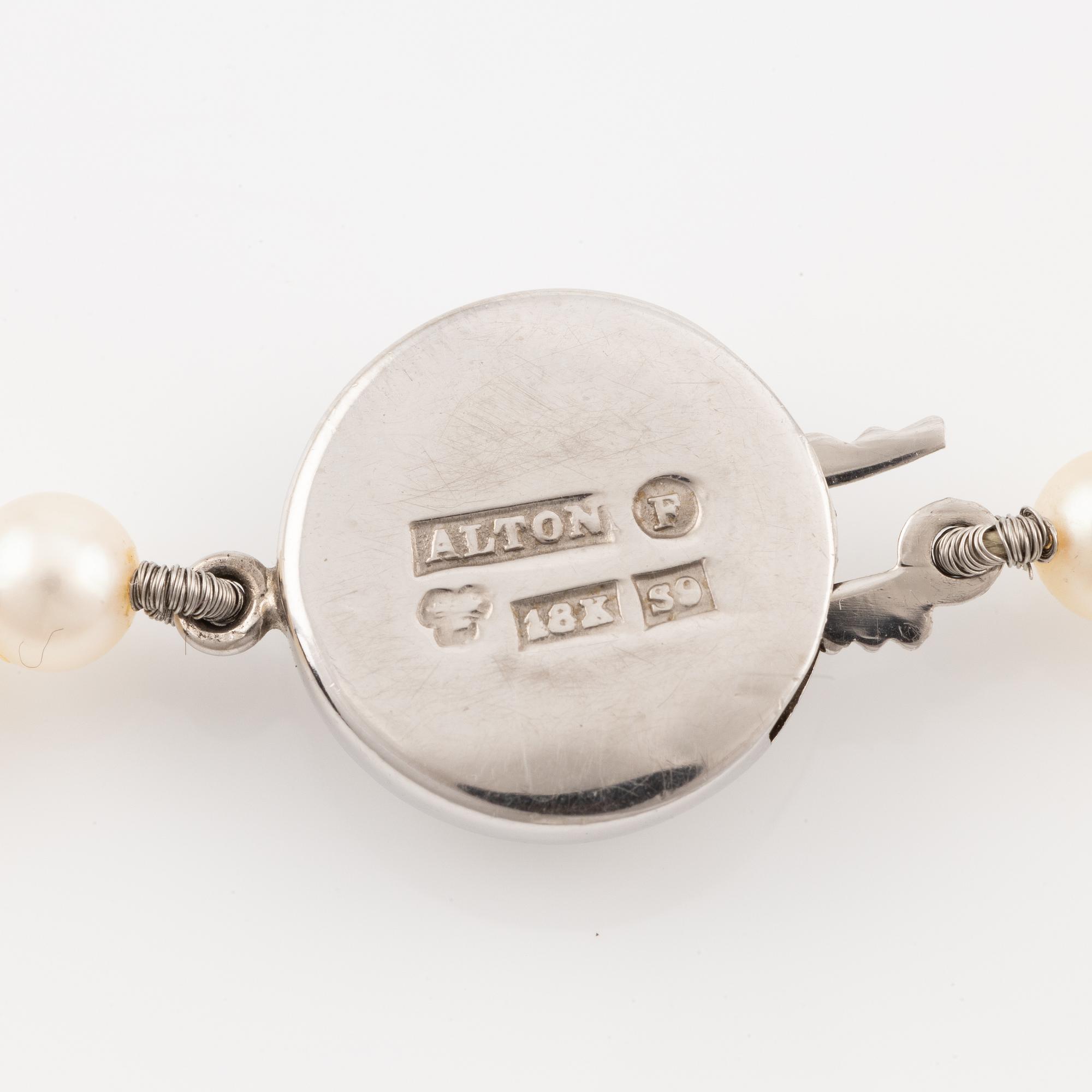 Pärlcollier, doserade odlade pärlor, lås, Alton, 18K vitguld med vit fasettslipad sten.