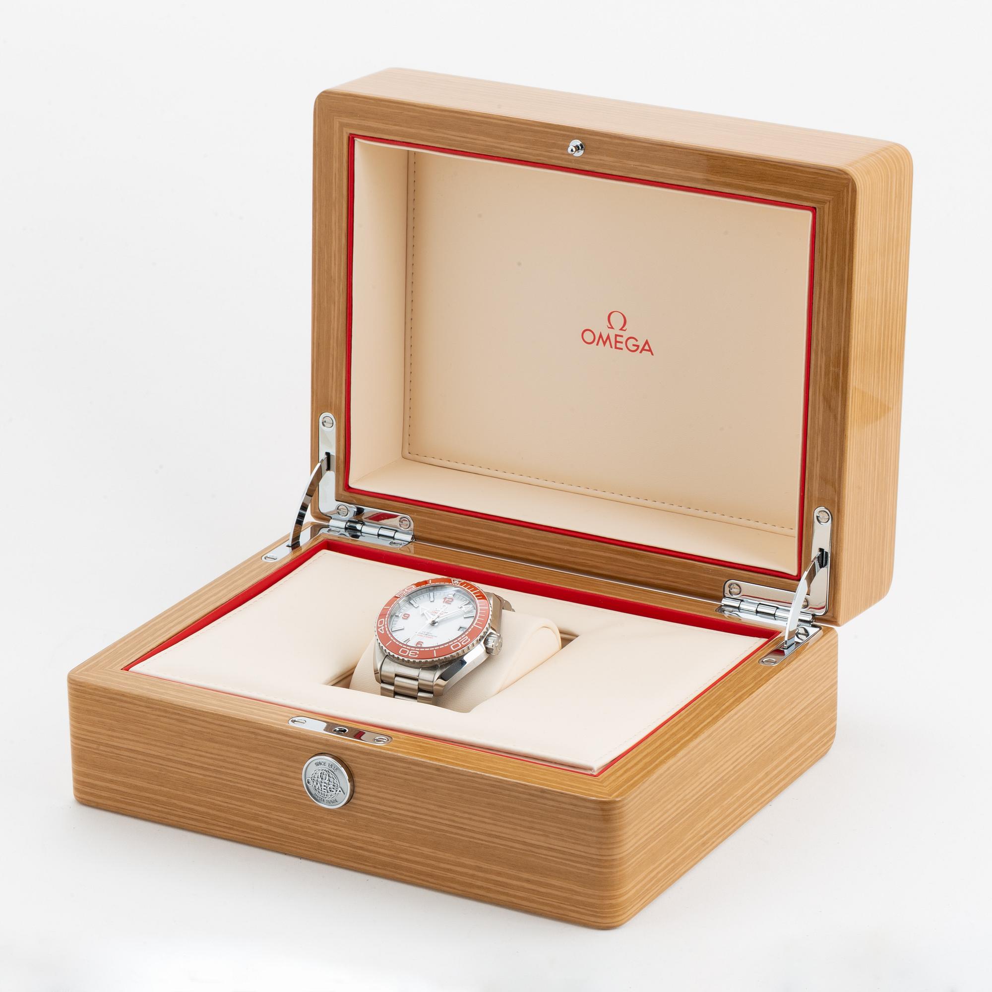 Omega, Seamaster, Planet Ocean 600M, Co-Axial, Chronometer, wristwatch, 43.5 mm.