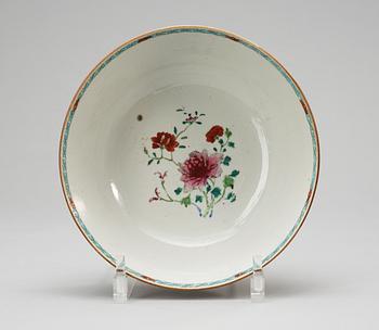 SKÅL, porslin. Qing dynastin. Qianlong 1736-95.