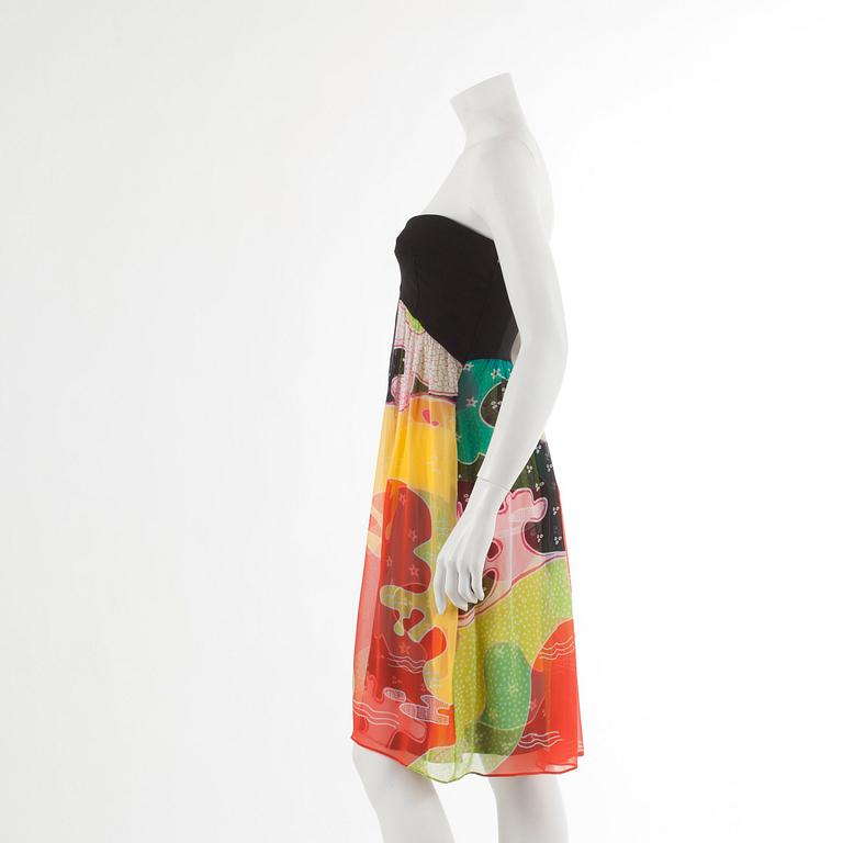 DIANE VON FURSTENBERG, a patterned silkblend dress, US size 8.