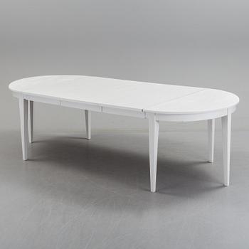 Dinnertable, 19th century.