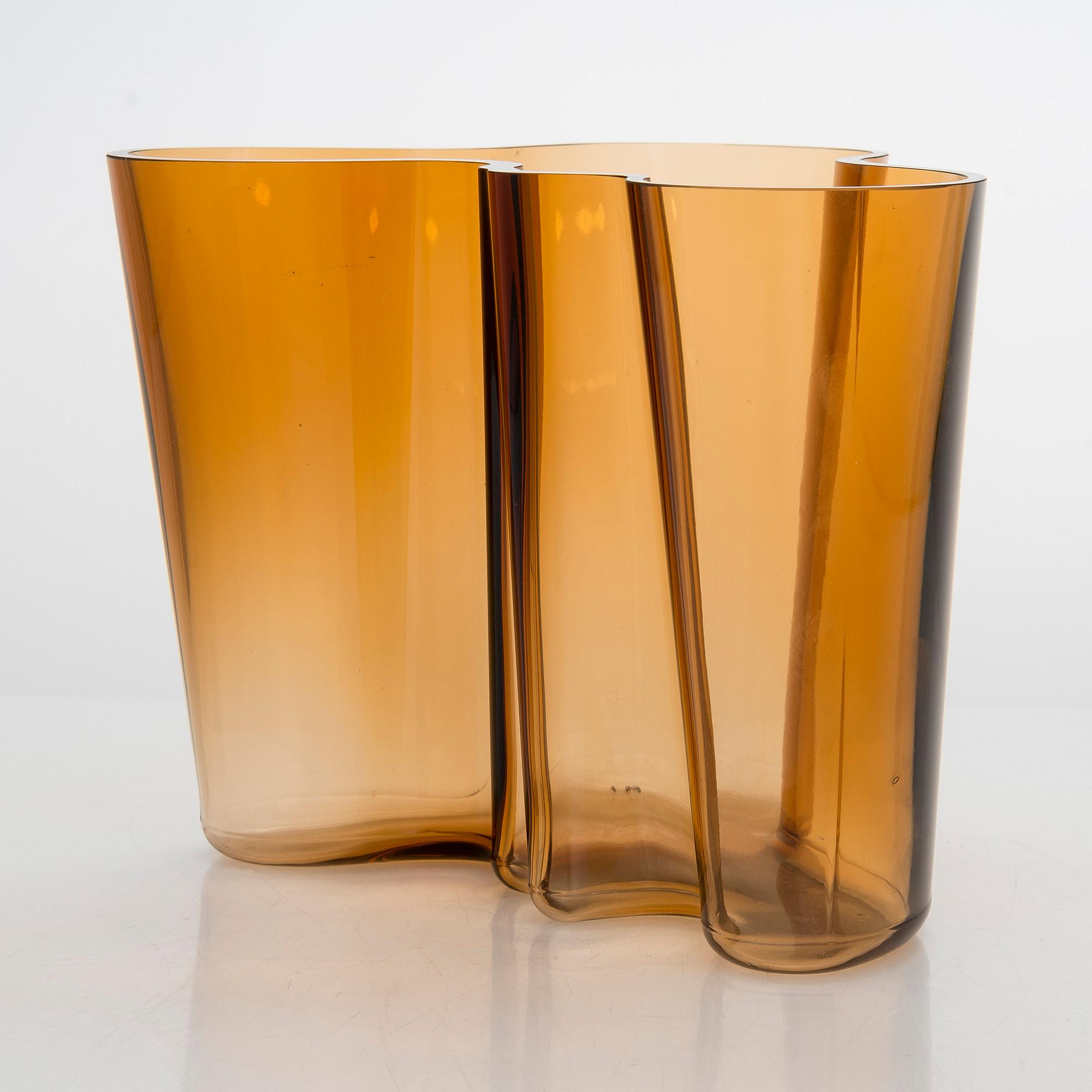 Alvar Aalto,vas, "Savoy", signerad Alvar Aalto 3099/1991.