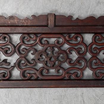 DEKORFÖREMÅL, 7 delar, trä. Kina, 1900-tal.