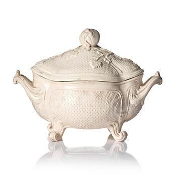 532. A Swedish cream ware tureen with cover, Marieberg, 18th century.