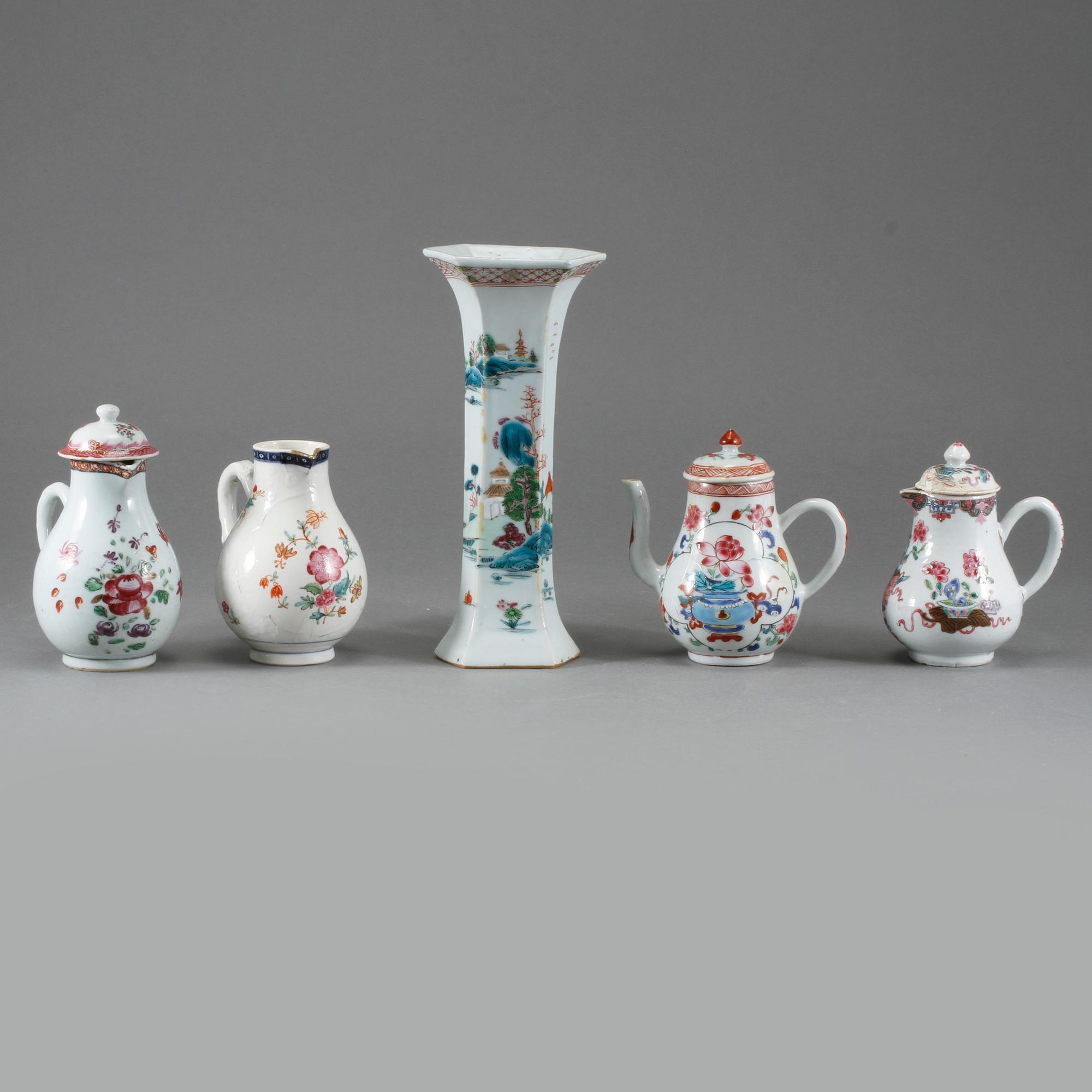 KANNOR, 4 st samt VAS, porslin, Kina, Qianlong, 1736-1795.