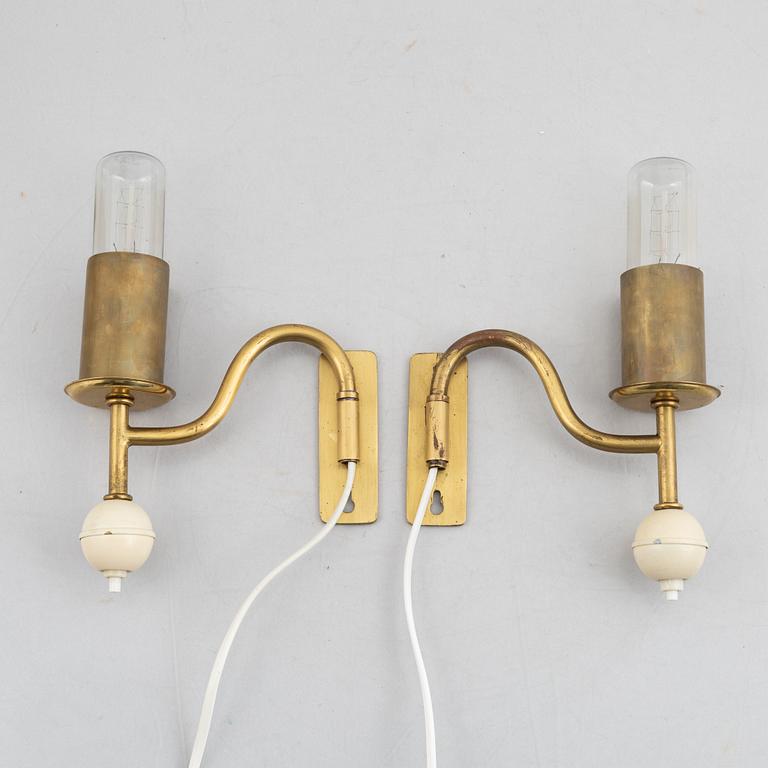 Bertil Brisborg, a pair of wall lamps model "32166", Nordiska Kompaniet, 1940s-50s.