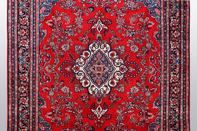 Matto, West persian, ca 320 x 242 cm.