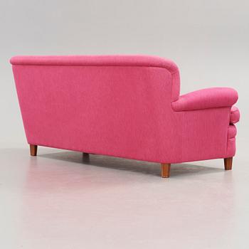 Josef Frank, A Josef Frank sofa, Svenskt Tenn.