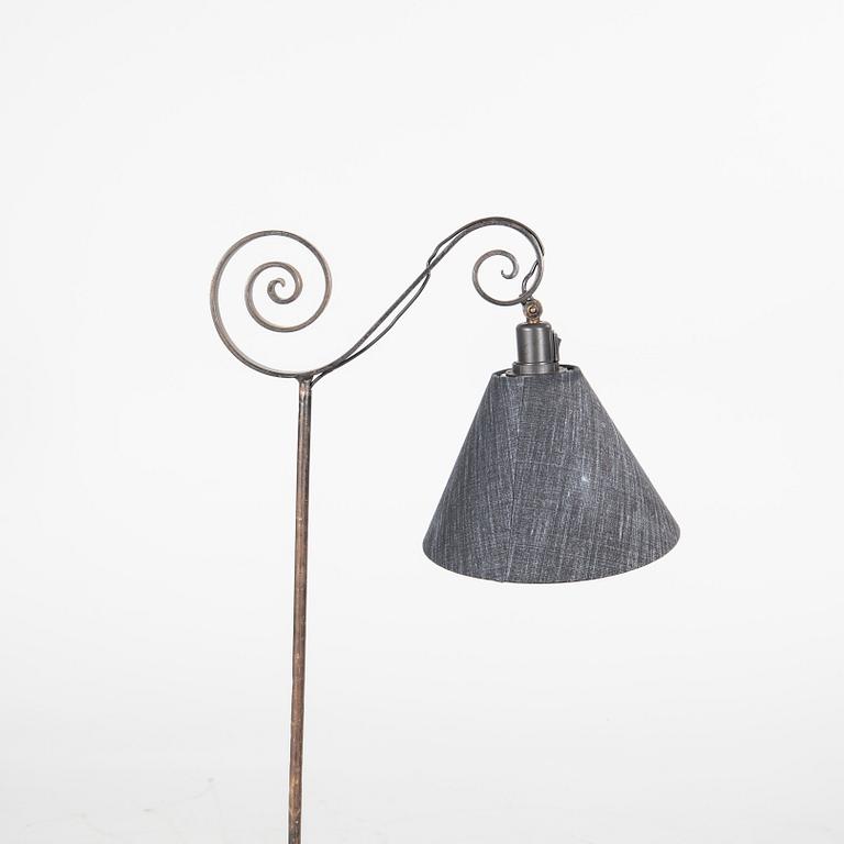 A 1930/40s metal floor lamp.