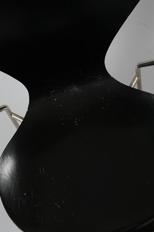 KARMSTOL, "Sjuan", Arne Jacobsen för Fritz Hansen, modell formgiven 1955.