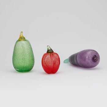 OBJEKT, 3 st, glas, Gunnel Sahlin, Kosta, Signerade och numrerade.