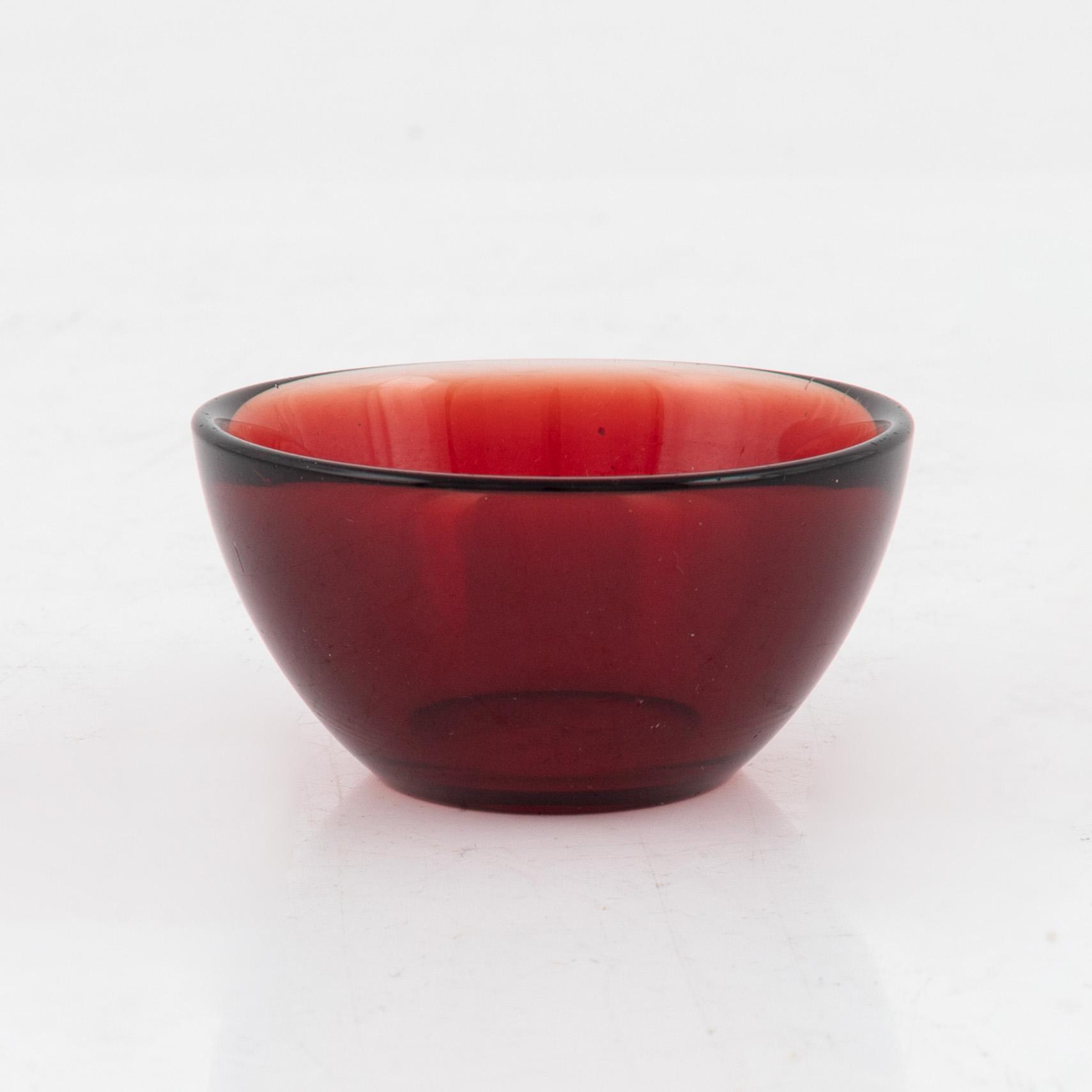 Sven Palmqvist, 29 'Fuga' glass bowls, Orrefors, Sweden.