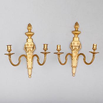 VÄGGAPPLIQUER, 1 par, brons, gustaviansk stil, 1900-talets första hälft.