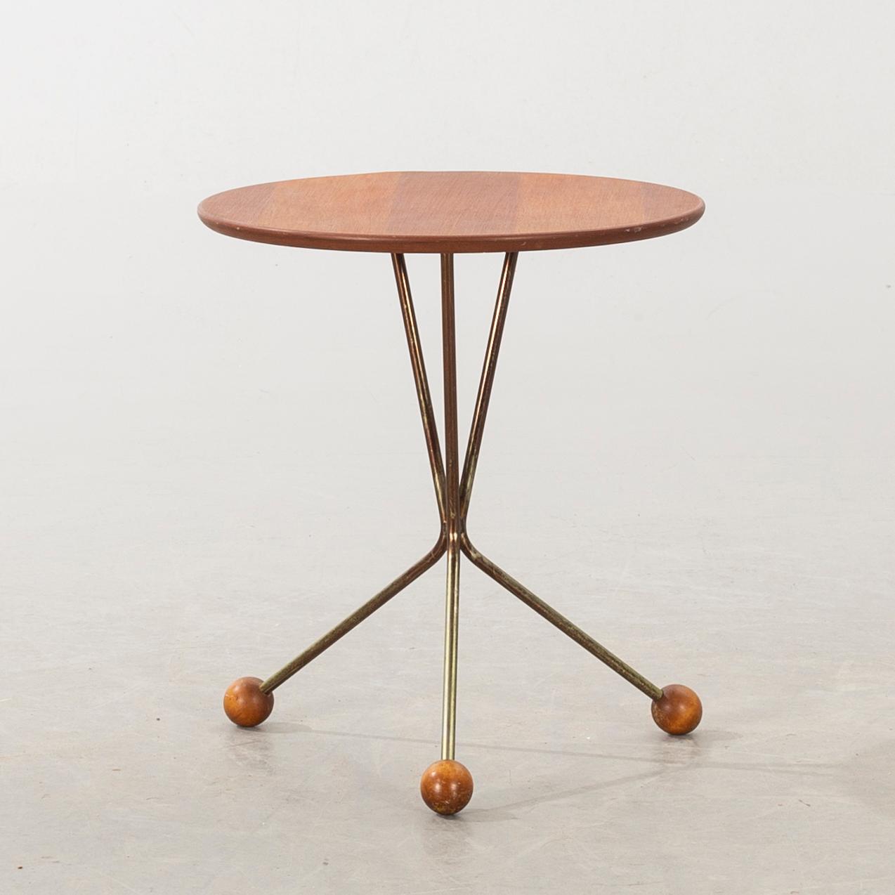 An 'Albertsbordet' table from Alberts, Tibro.