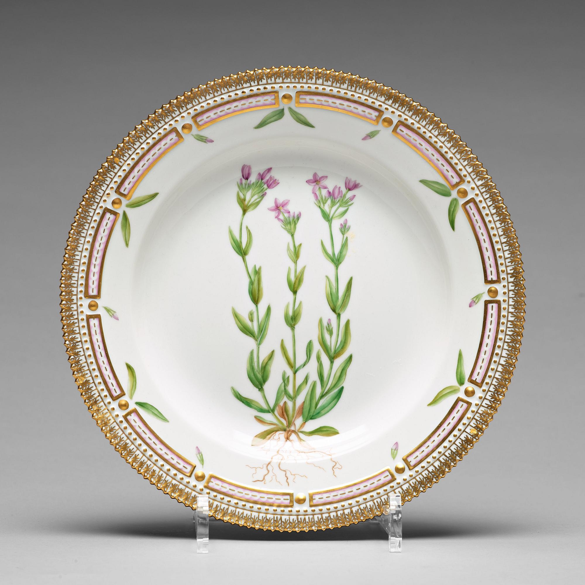 TALLRIKAR, 12 stycken, porslin. "Flora Danica", Royal Copenhagen, Danmark, 1900-tal.