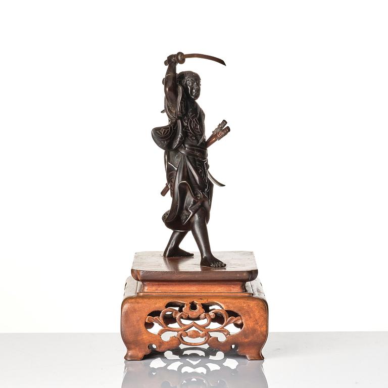 Skulptur, brons. Japan, troligen Taisho eller senare. Signerad.