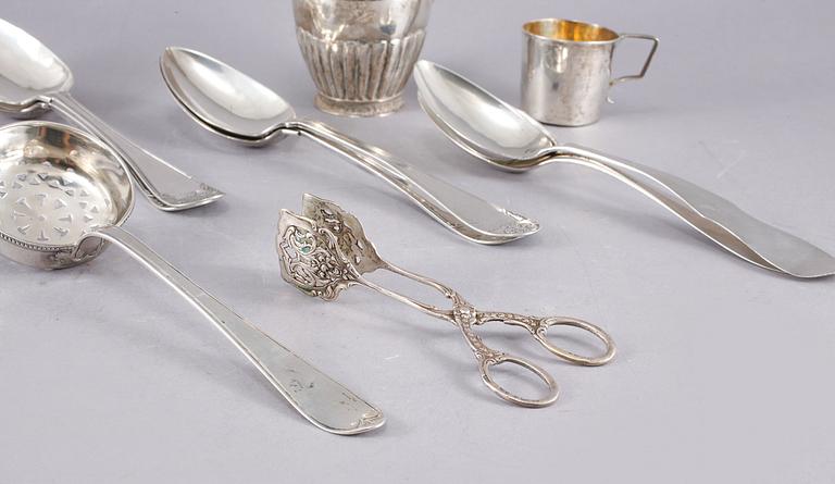 PARTI SILVER, 13 delar, 1700-1900-tal, mest Sverige, vikt ca 655 gram.