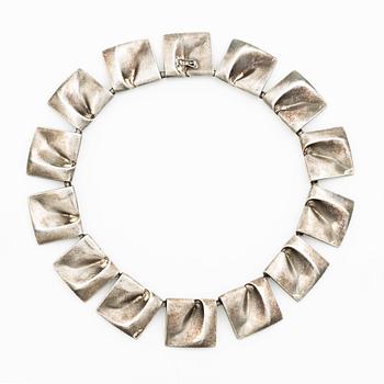 Björn Weckström, en collier "Galaktiska toppar", sterlingsilver, för Lapponia Finland 1975.