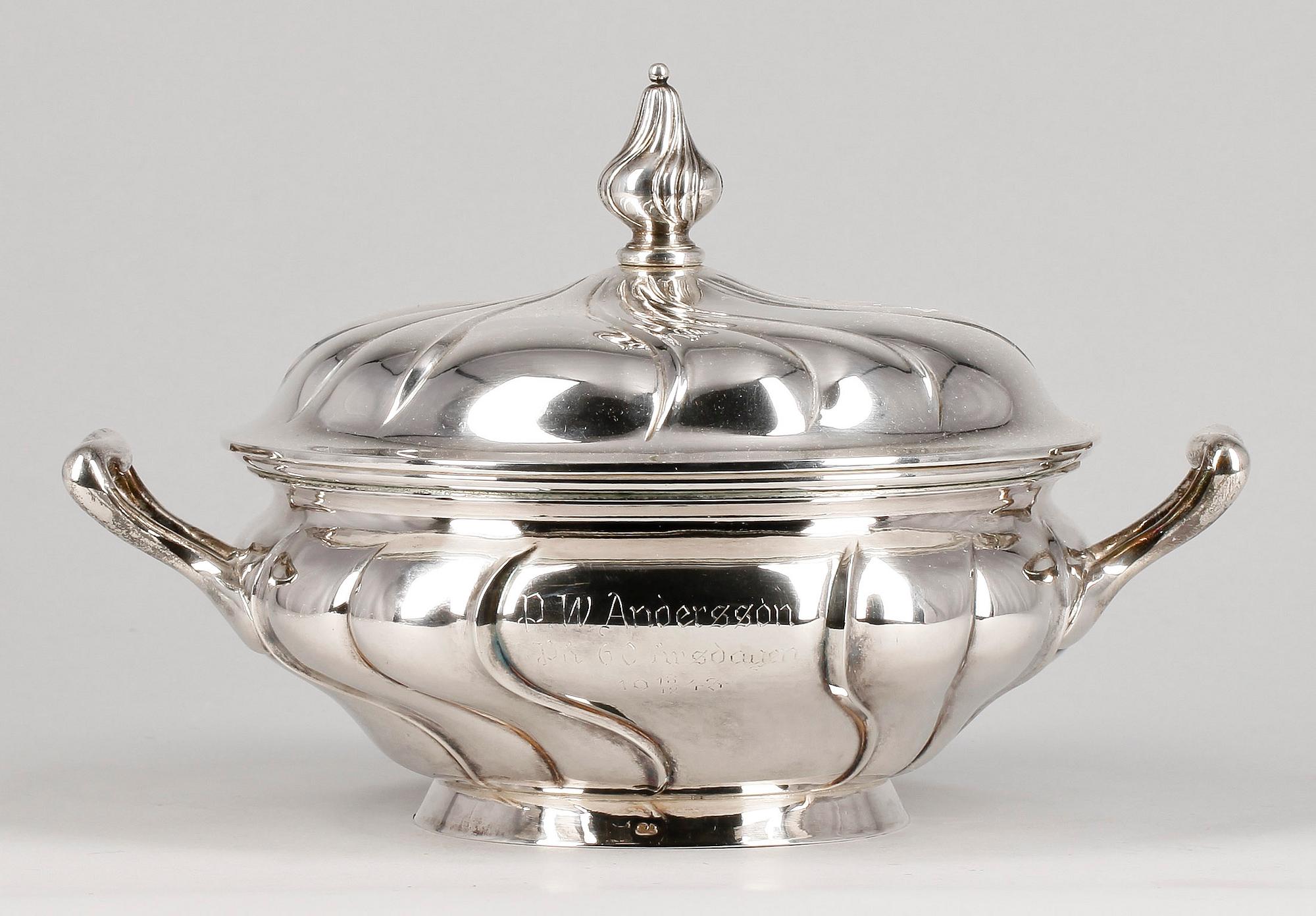 TERRIN, silver, svenska importstämplar, 1900-tal. Vikt ca 826 gram.