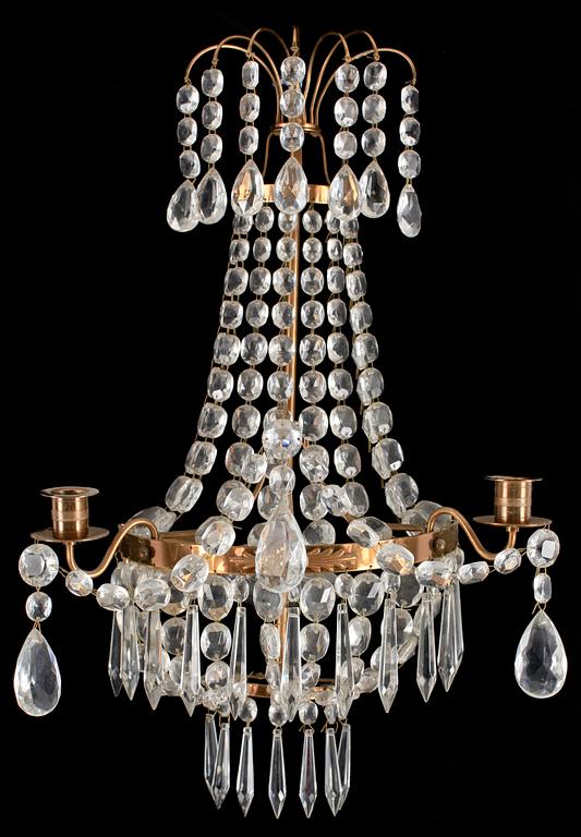 VÄGGLYSTRAR, ett par. Gustaviansk stil, 1900-tal.