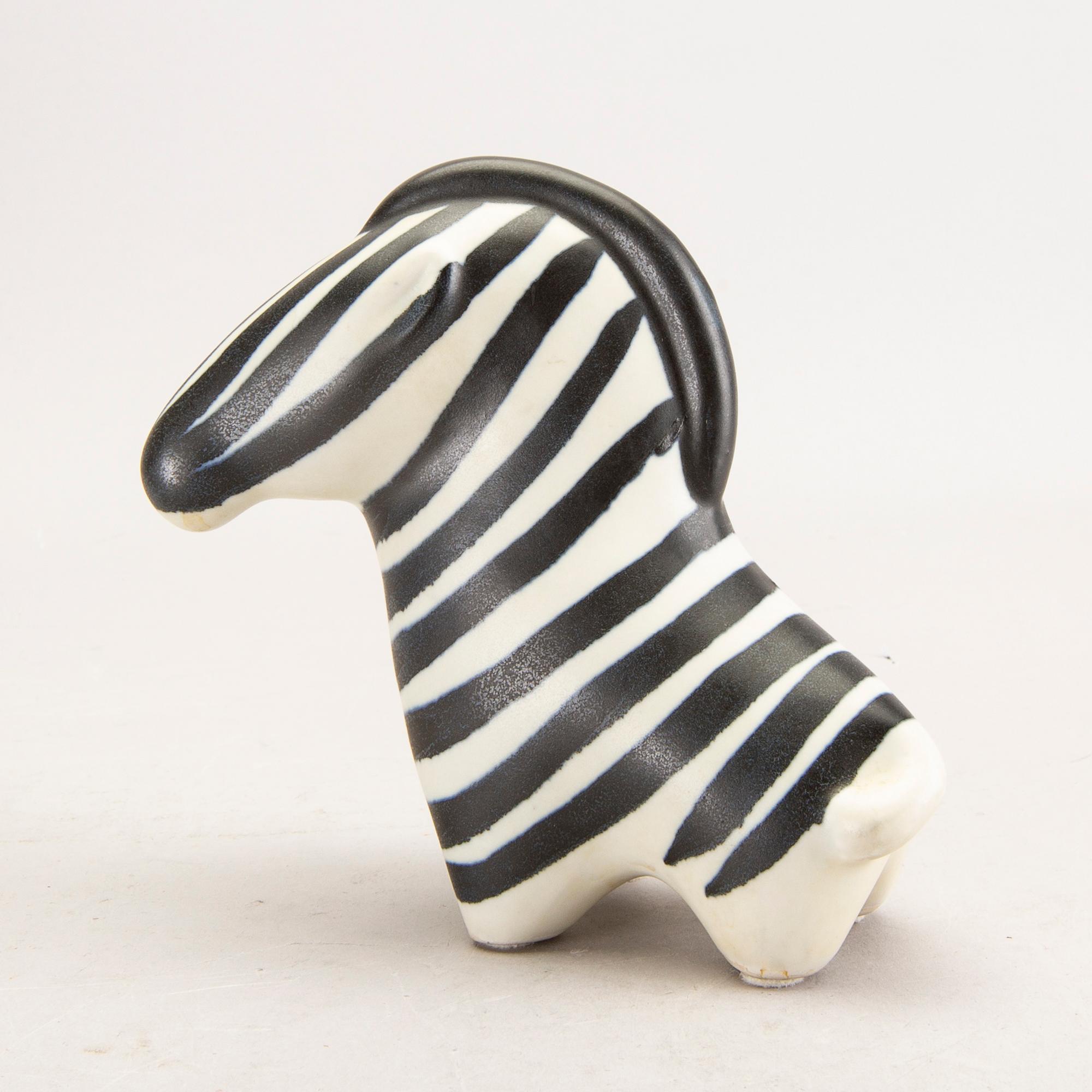 Taisto Kaasinen, Figurin, porslin, Arabia, Finland. Zebra. H 15