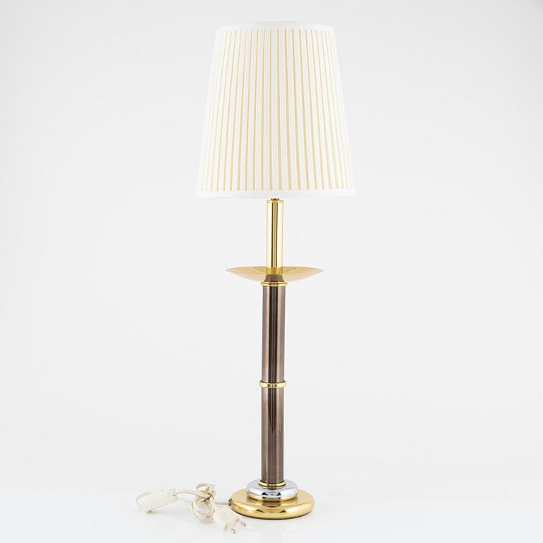 A late 20th century table lamp.