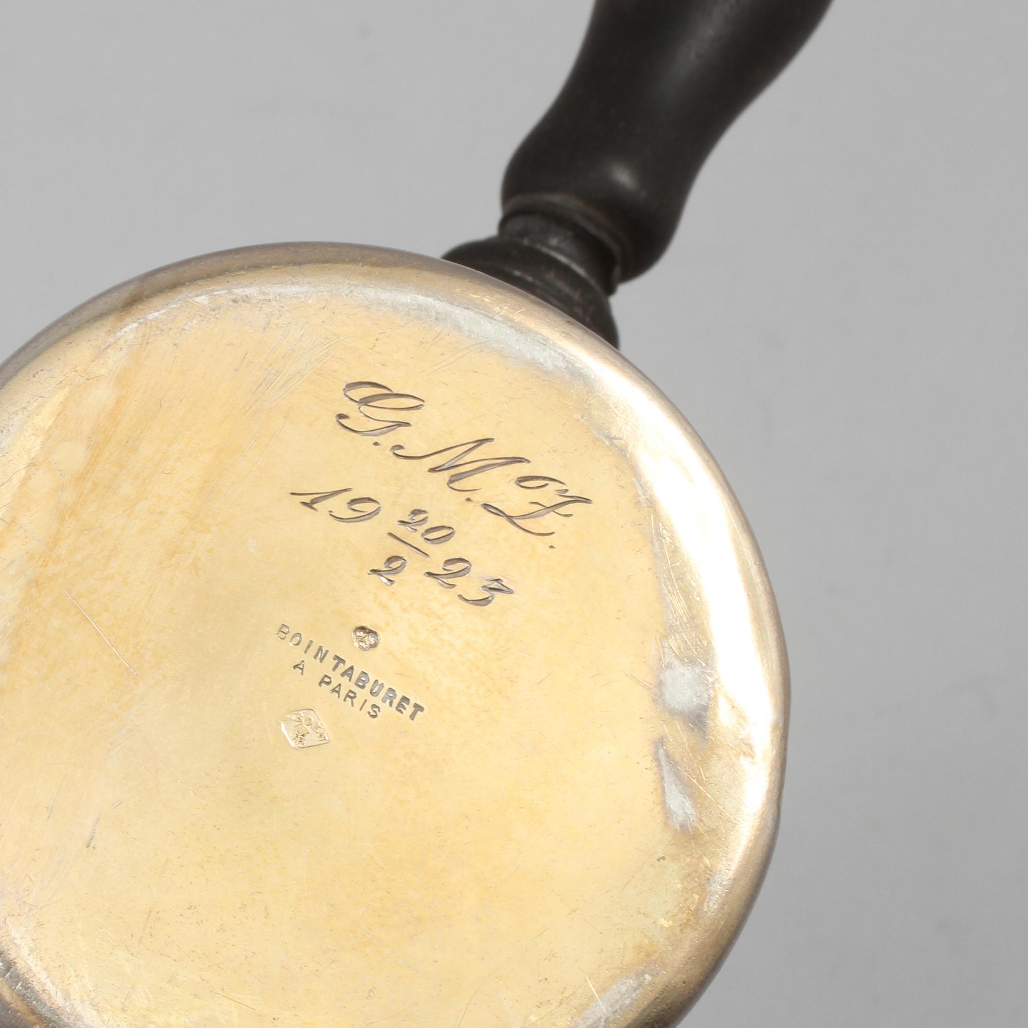 CHOKLADKANNA samt LOCKDOSA, silver, delvis Boin-Taburet, Paris, rokokostil, omkring sekelskiftet 1900, vikt 268 gram.