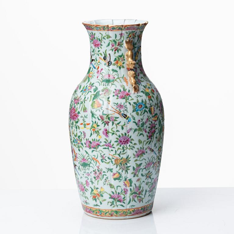 A famille rose vase, Qing dynasty, Canton, 19th Century.