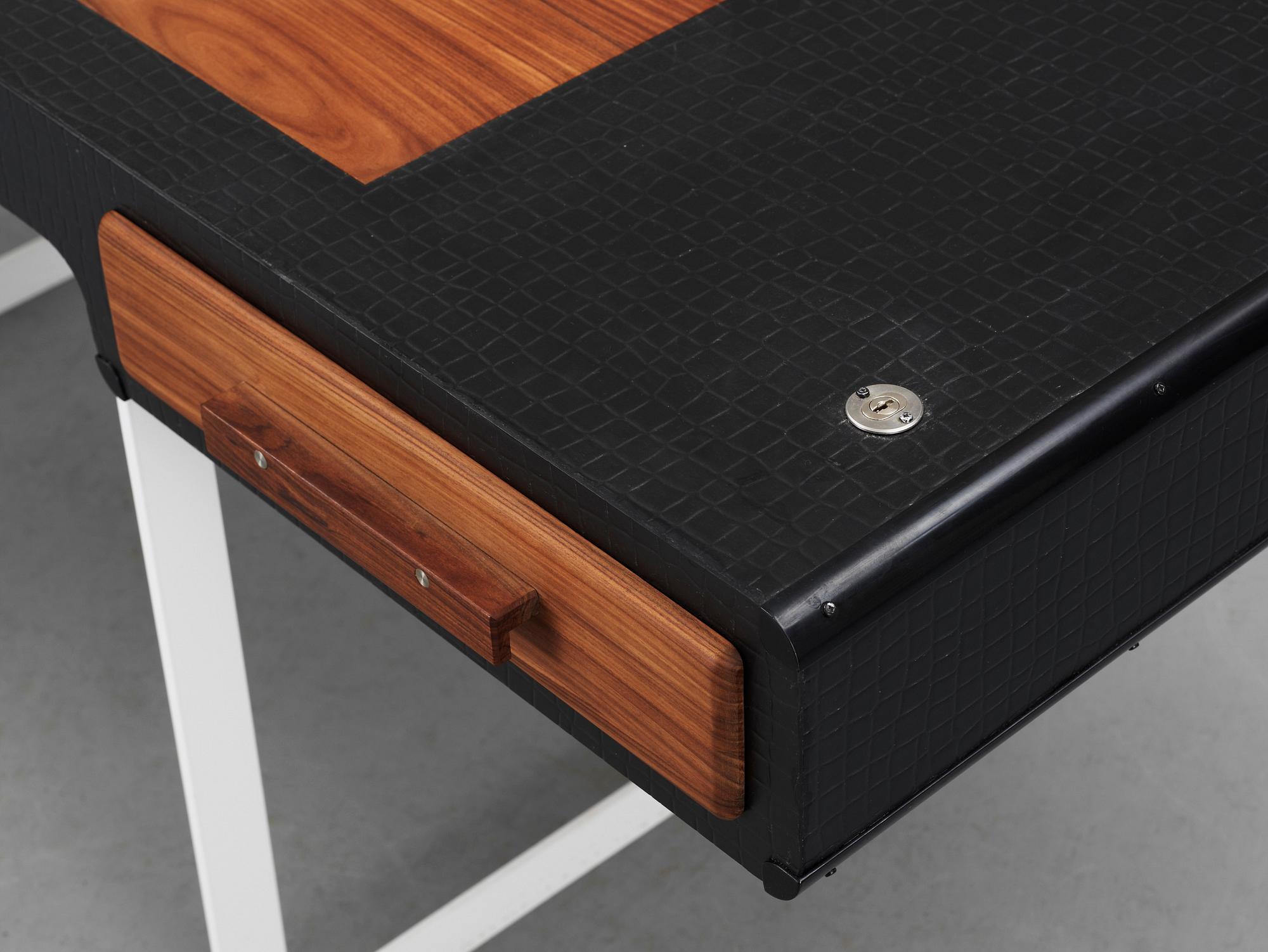 SKRIVBORD, design Peter Lundqvist, 1900-talets slut.