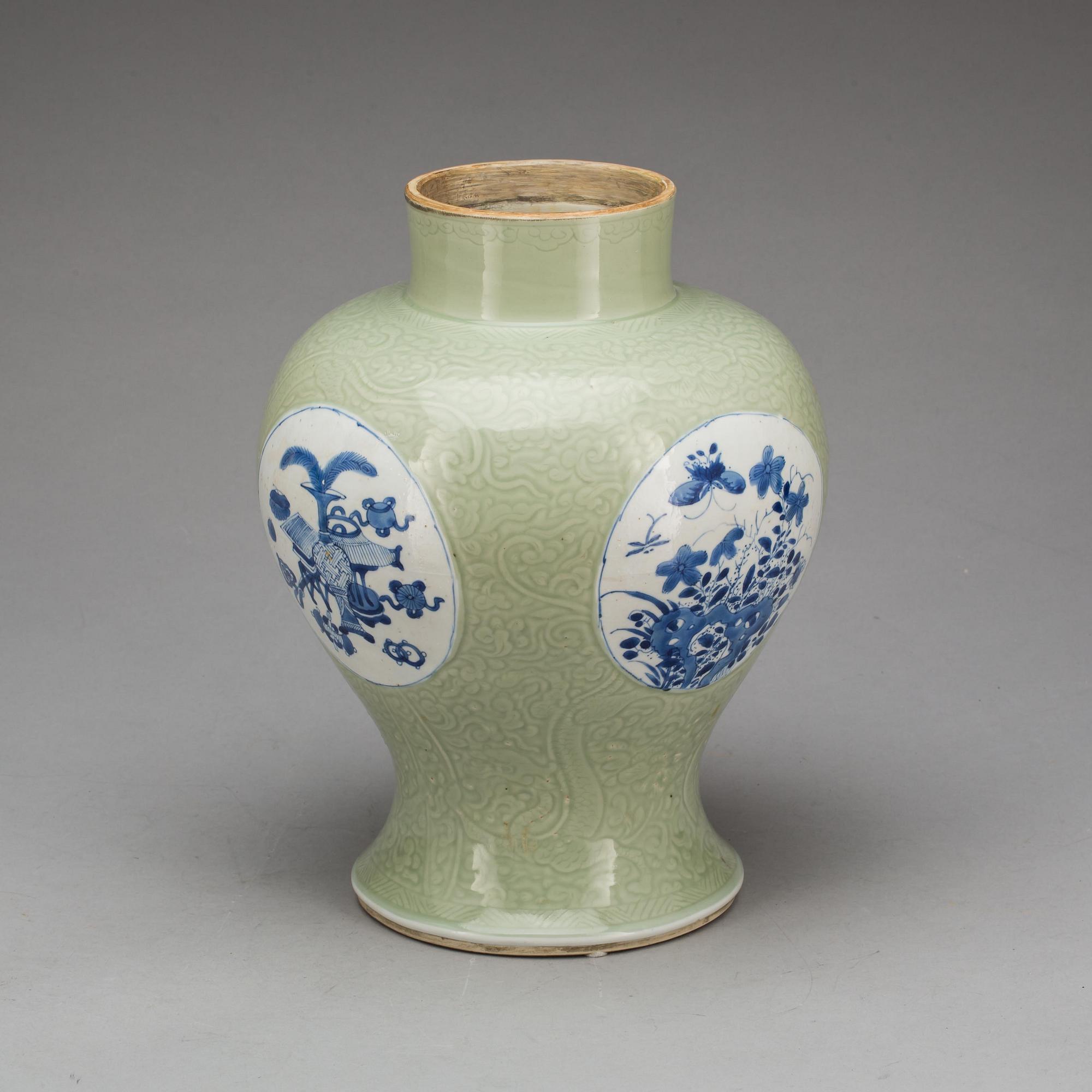 URNA, porslin, Kina, Qianlong (1736-95).