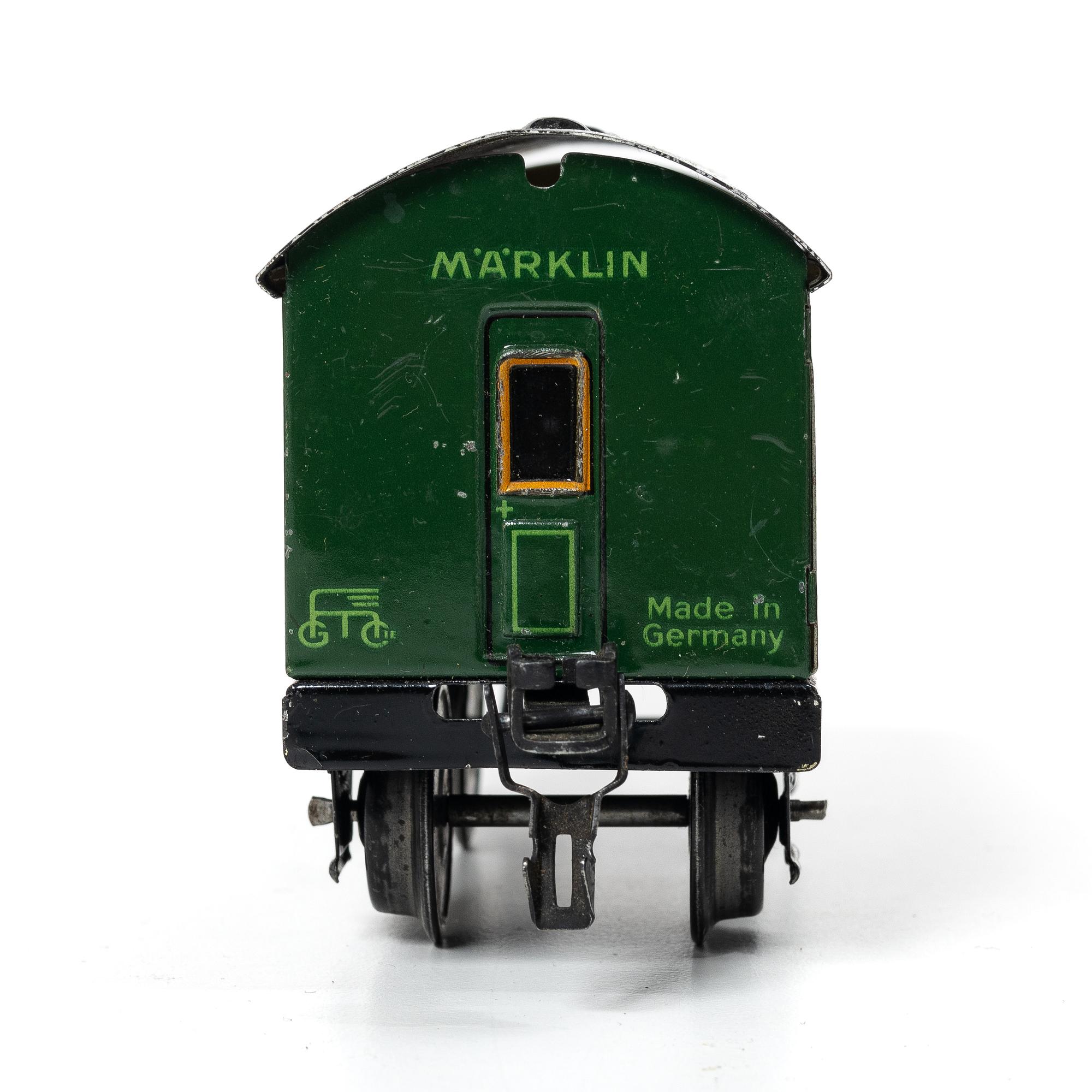 Märklin, 18 carriages and accessories, Germany, 1930s. 0 gauge.